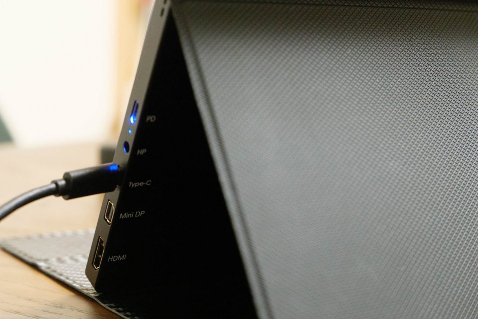 DisplayPort Over USB Type-C に対応